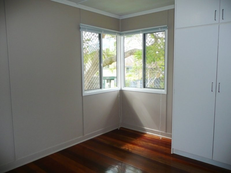 6 Rutherford Street, Stafford Heights QLD 4053