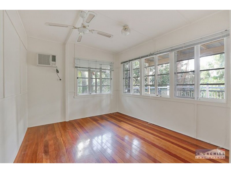 220 Thistle Street, Gordon Park QLD 4031