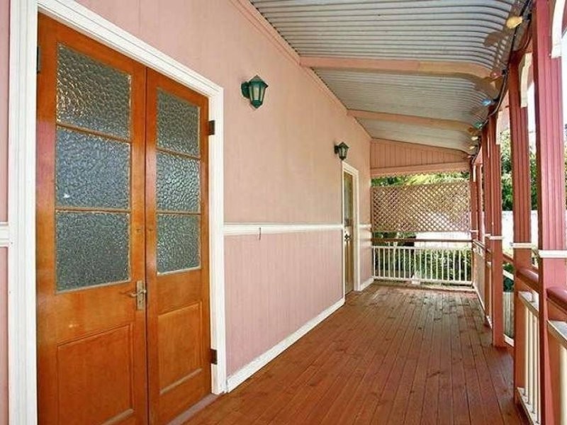 19 Harris Street, Windsor QLD 4030