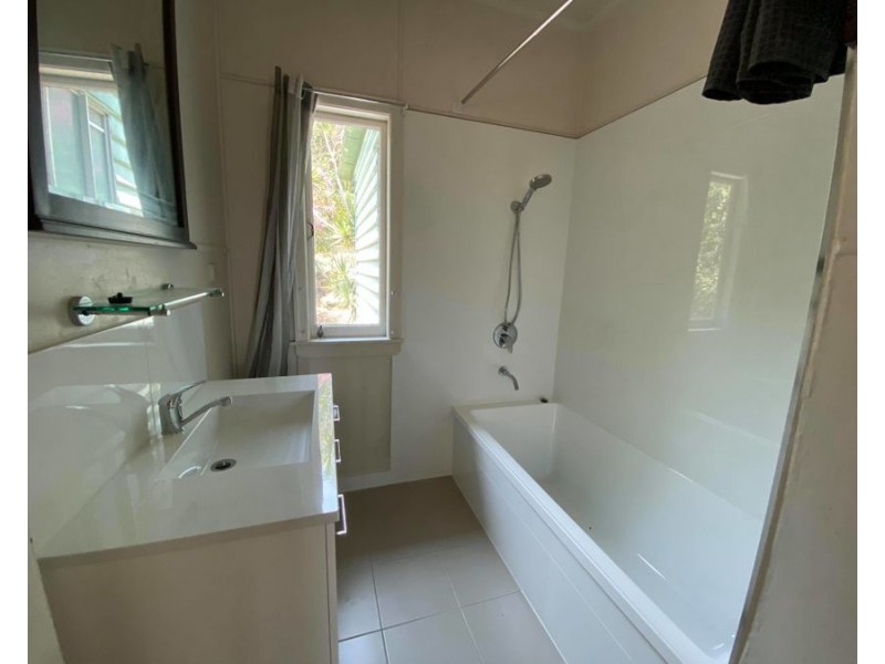 5 Wilgarning Street, Stafford Heights QLD 4053