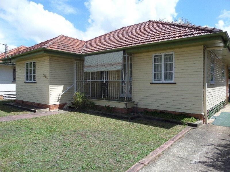 16 Playfield Street, Chermside QLD 4032