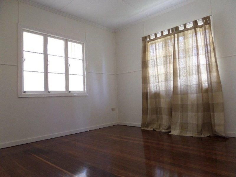 16 Playfield Street, Chermside QLD 4032