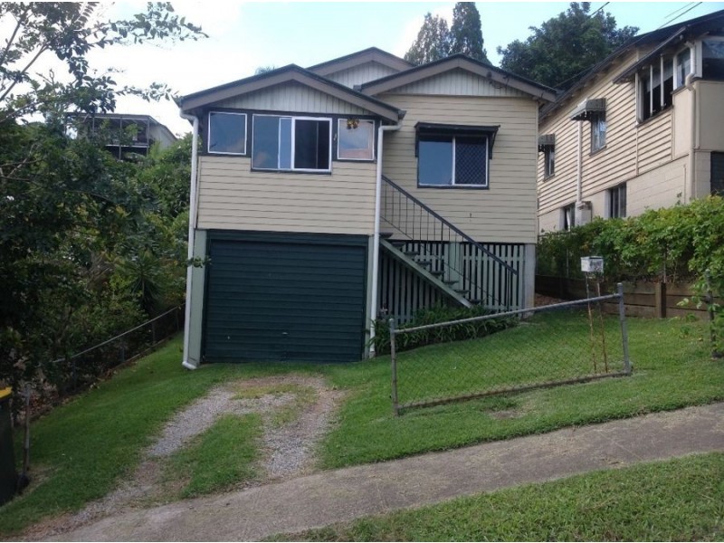 22 Sixth Avenue, Windsor QLD 4030