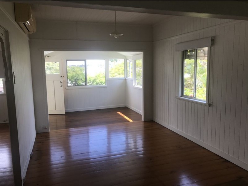 22 Sixth Avenue, Windsor QLD 4030