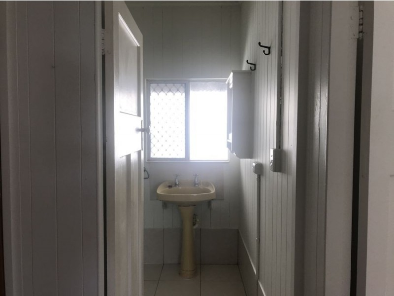 22 Sixth Avenue, Windsor QLD 4030