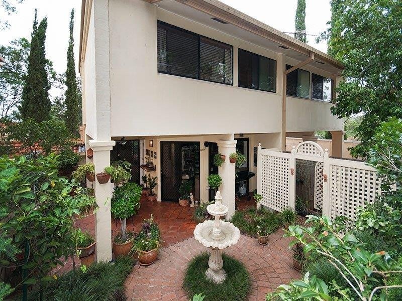 2/44 Dovercourt Road, Toowong QLD 4066
