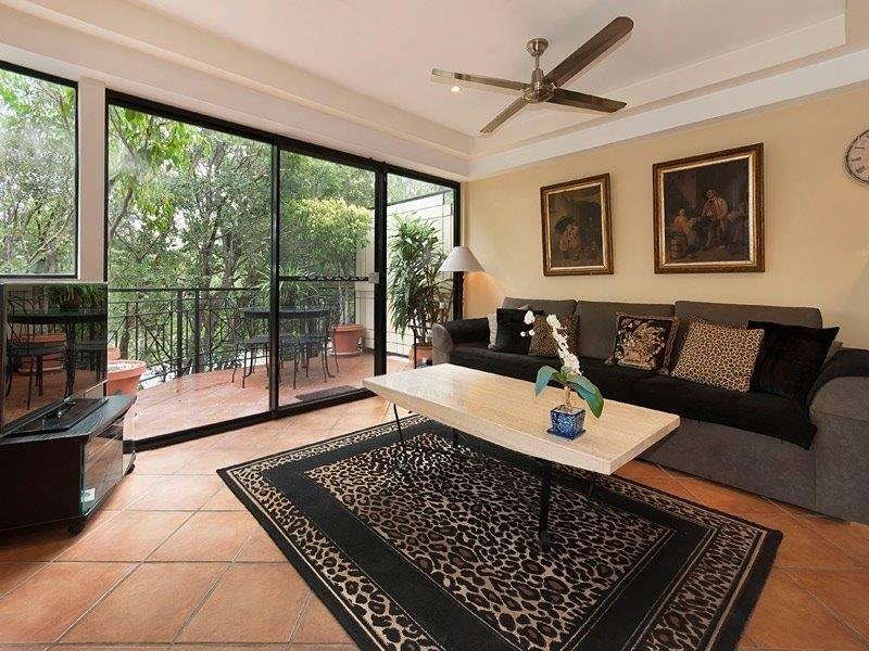 2/44 Dovercourt Road, Toowong QLD 4066