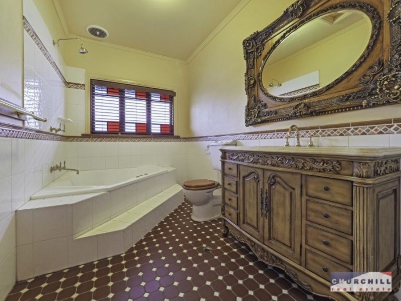 11 Kent Road, Wooloowin QLD 4030