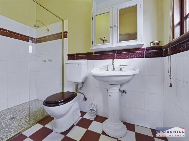 11 Kent Road, Wooloowin QLD 4030