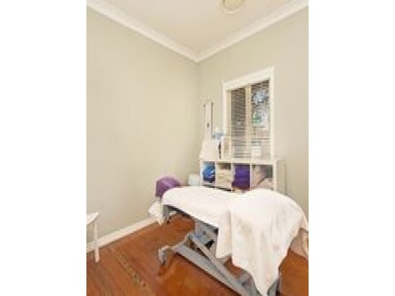 81 Stewart Rd, Ashgrove QLD 4060