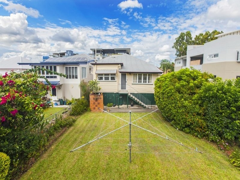 10 Norman Street, Wooloowin QLD 4030