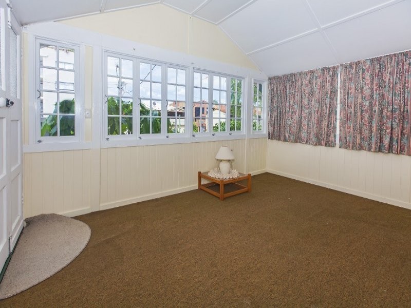 10 Norman Street, Wooloowin QLD 4030