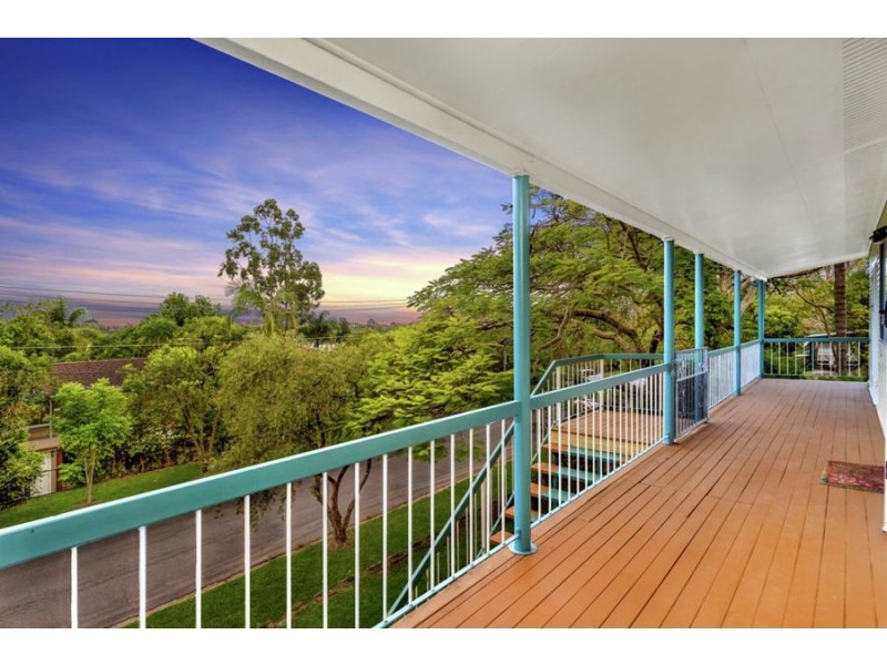 2 Coles Street, Arana Hills QLD 4054