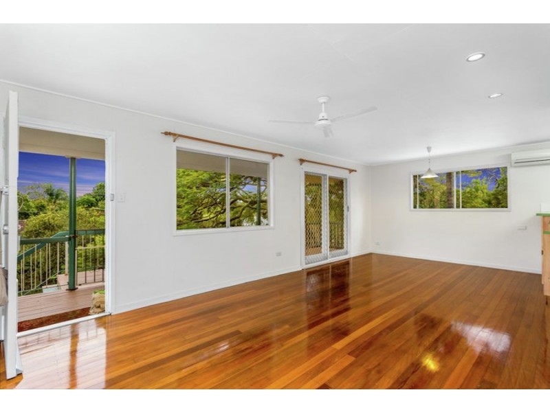 2 Coles Street, Arana Hills QLD 4054