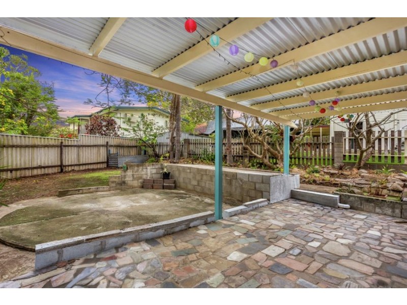 2 Coles Street, Arana Hills QLD 4054