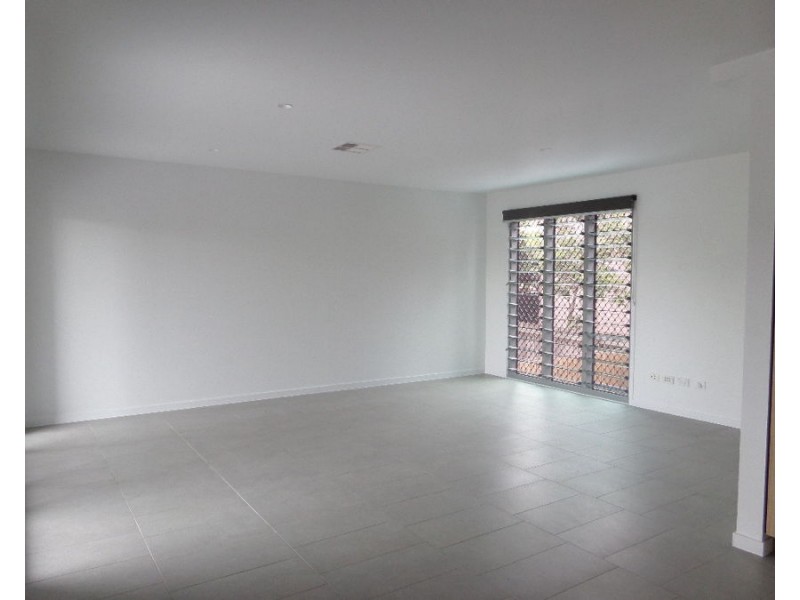 10 Clarence Road, Kedron QLD 4031