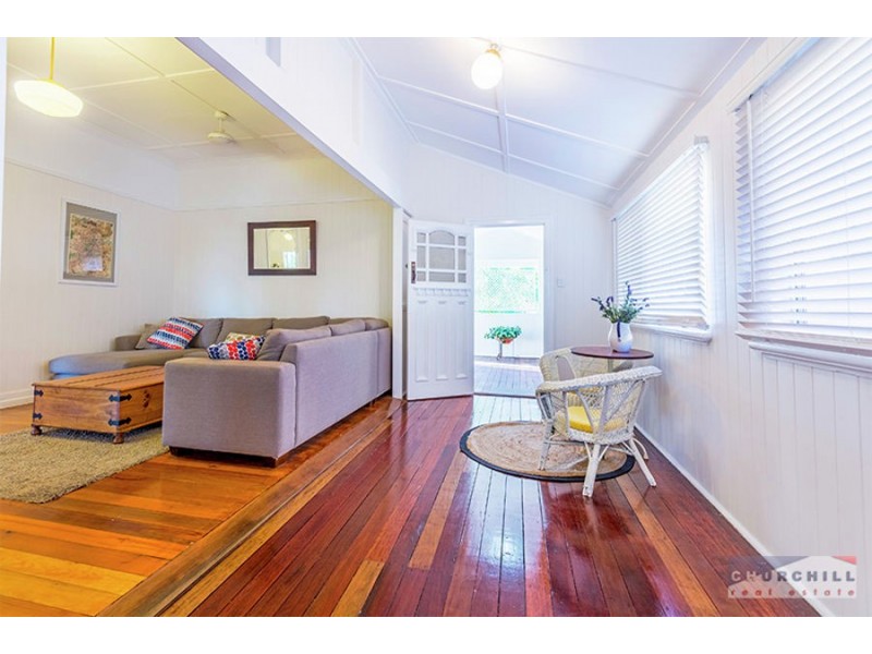 11 Pole St, Northgate QLD 4013