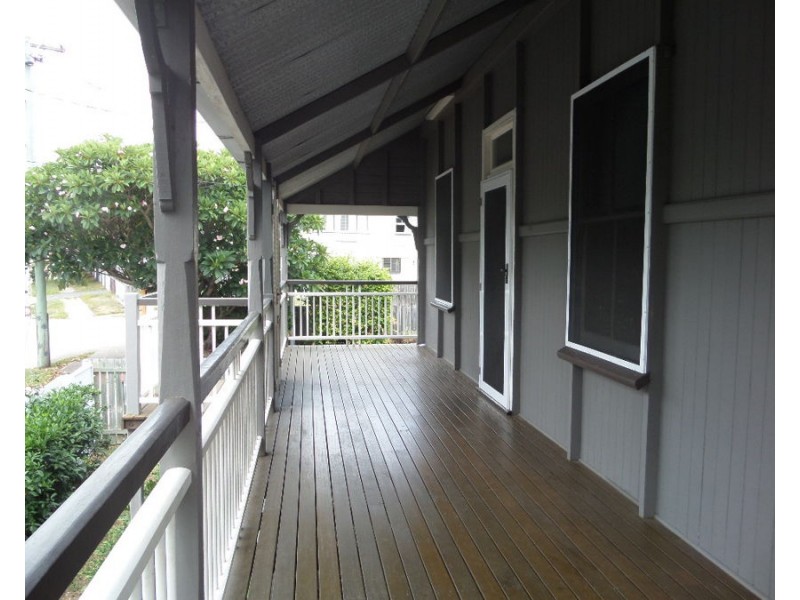 16 Emerald Street, Kedron QLD 4031