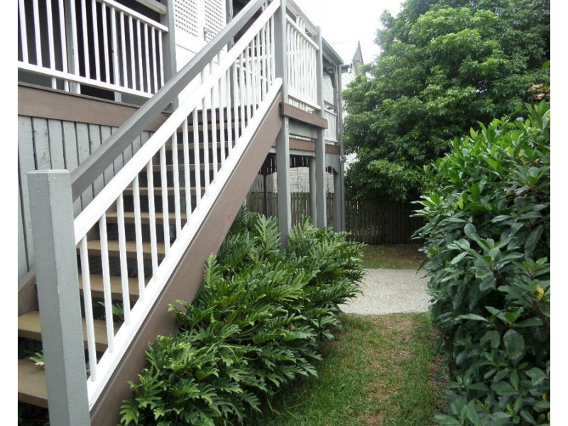 16 Emerald Street, Kedron QLD 4031