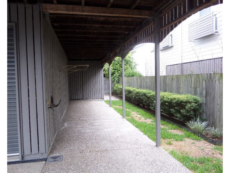 16 Emerald Street, Kedron QLD 4031