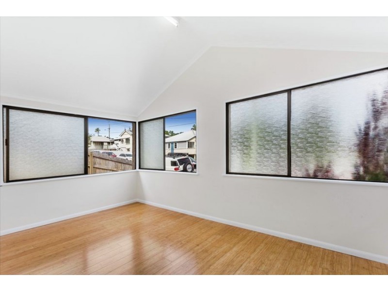 22 Fraser Street, Wooloowin QLD 4030