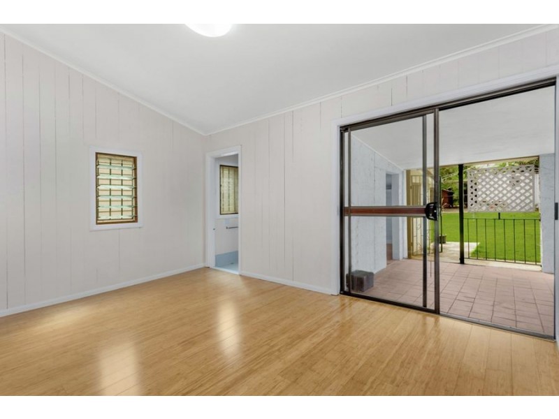 22 Fraser Street, Wooloowin QLD 4030