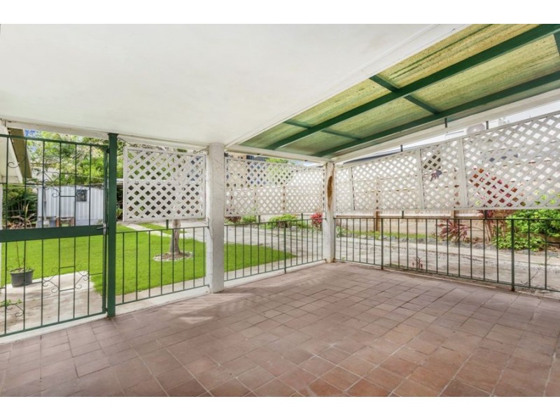 22 Fraser Street, Wooloowin QLD 4030