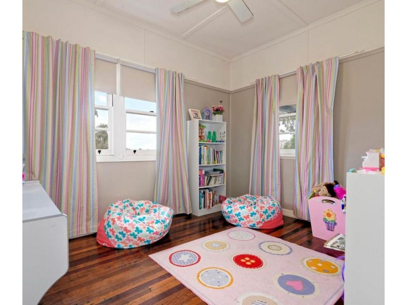 99 Kidgell Street, Stafford QLD 4053