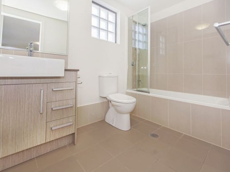 2 12 Percy Street, Zillmere QLD 4034