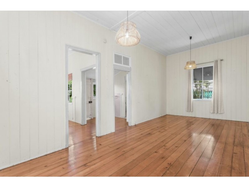 56 McIntyre St, Wooloowin QLD 4030