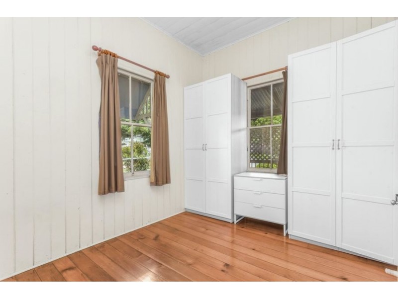 56 McIntyre St, Wooloowin QLD 4030