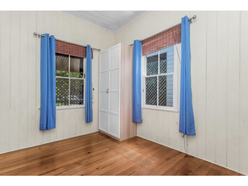 56 McIntyre St, Wooloowin QLD 4030