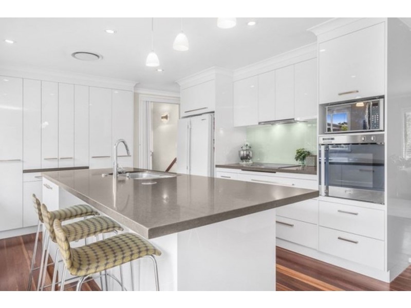 7 Caratel Street, Stafford Heights QLD 4053