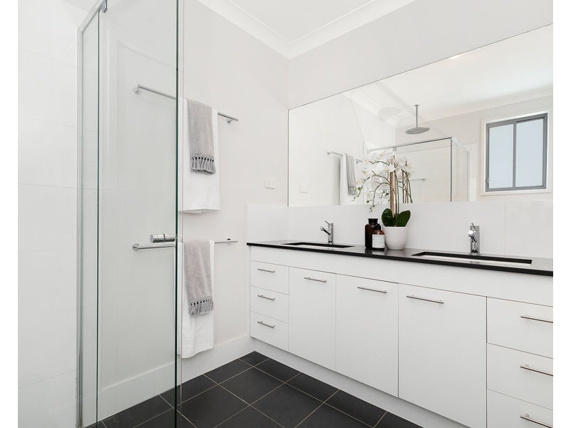 33 Little Barron Street, Gordon Park QLD 4031