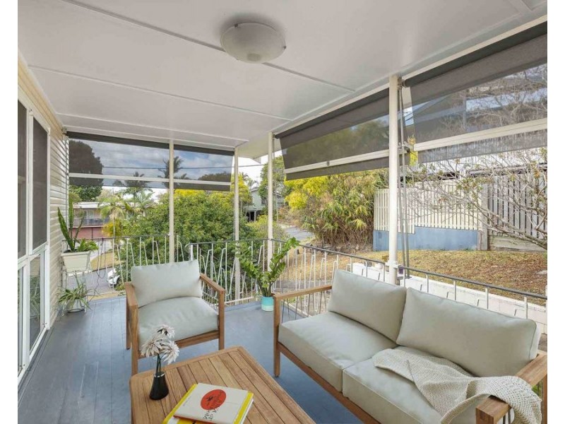 4 Tara Street, Stafford Heights QLD 4053