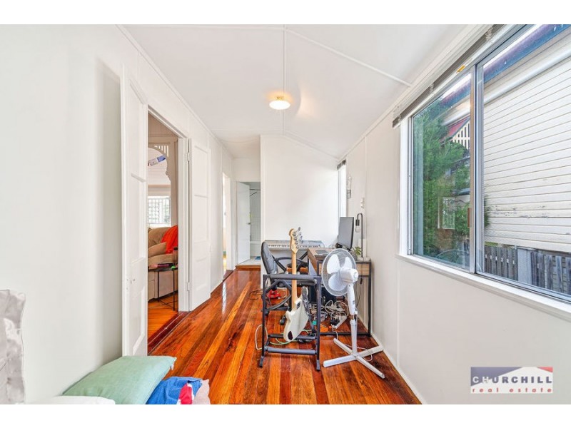 17 Maygar St, Windsor QLD 4030