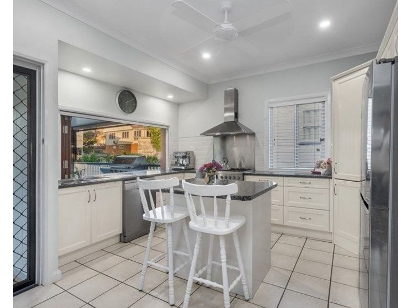 18 Sydney Street, Kedron QLD 4031