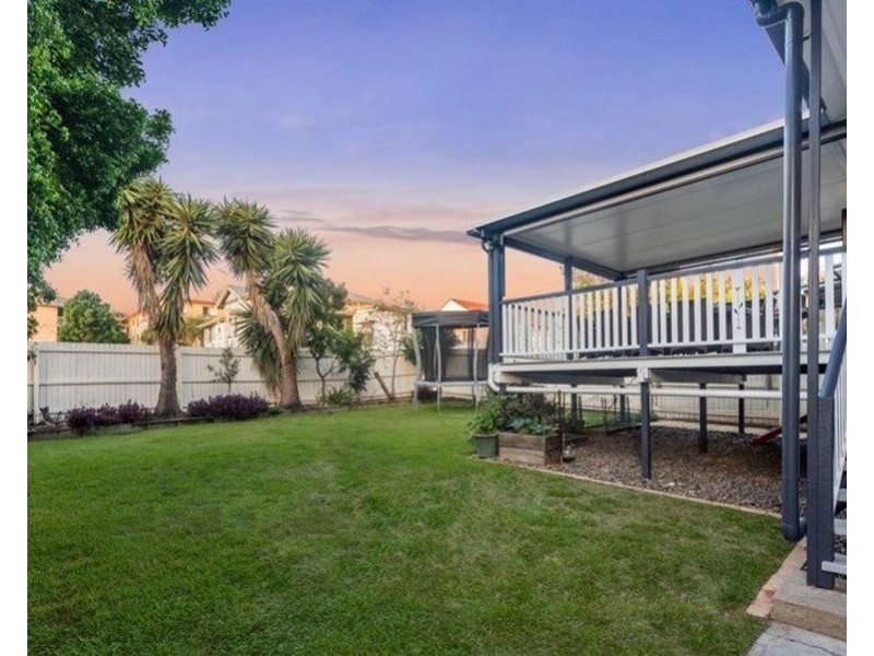 18 Sydney Street, Kedron QLD 4031