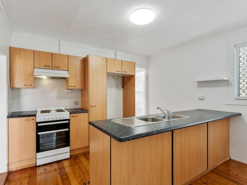 41 Shields Street, Redcliffe QLD 4020