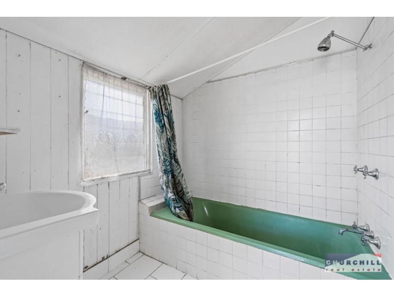 33 FIFTH AVENUE, Kedron QLD 4031