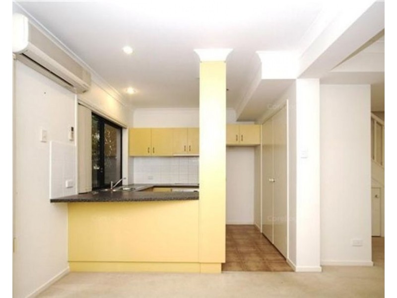 8/22 Wyndham Street, Herston QLD 4006