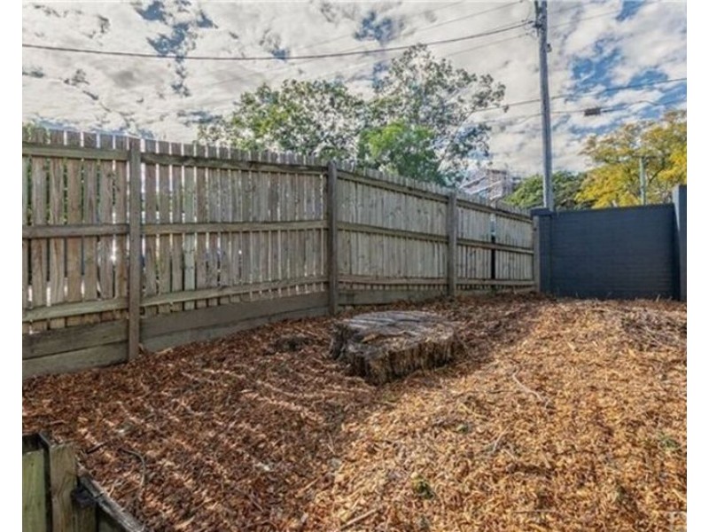 8/22 Wyndham Street, Herston QLD 4006