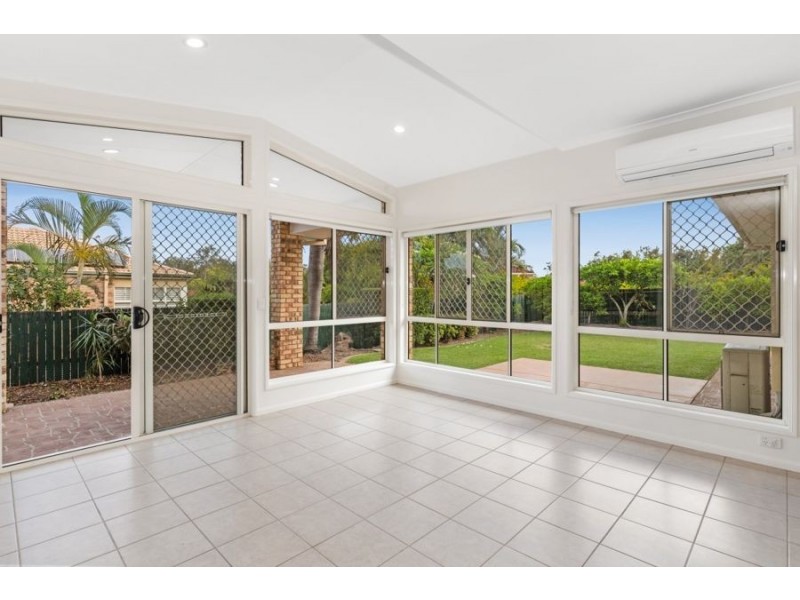 33 Minnelli Place, Mcdowall QLD 4053