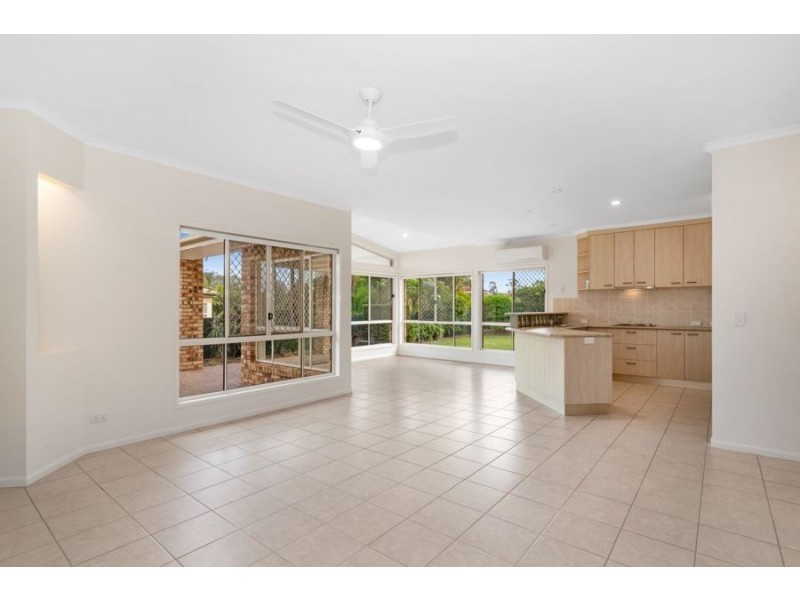 33 Minnelli Place, Mcdowall QLD 4053