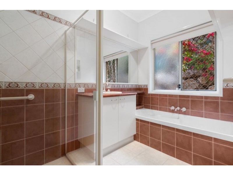 33 Minnelli Place, Mcdowall QLD 4053