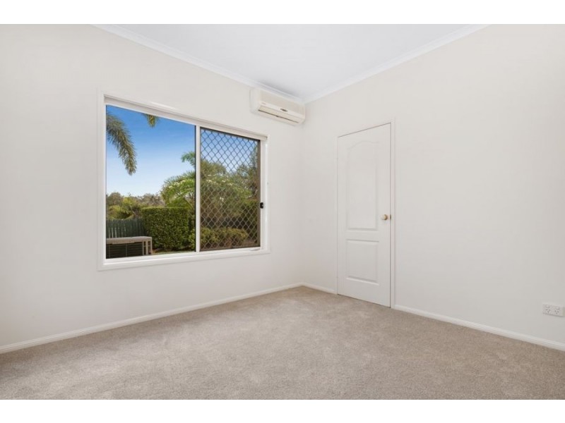 33 Minnelli Place, Mcdowall QLD 4053