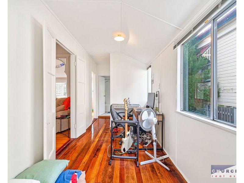 17 Maygar St, Windsor QLD 4030