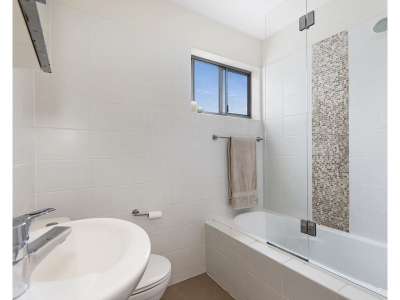 2/8 Shamrock Street, Gordon Park QLD 4031