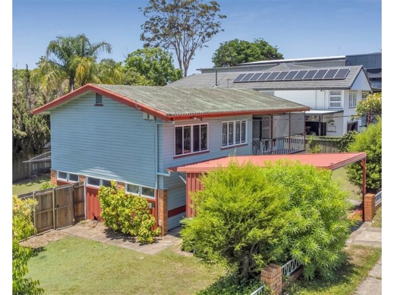 53 Redwood St, Stafford Heights QLD 4053