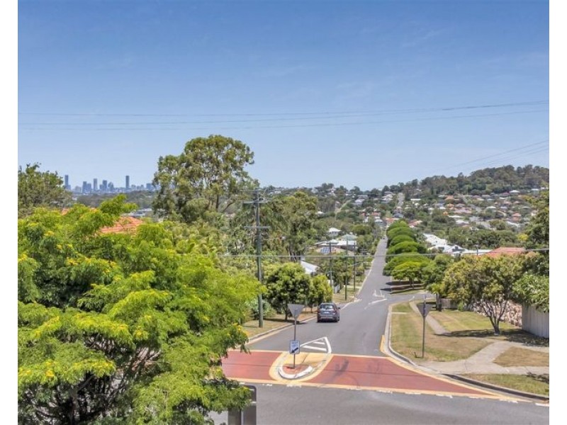 53 Redwood St, Stafford Heights QLD 4053